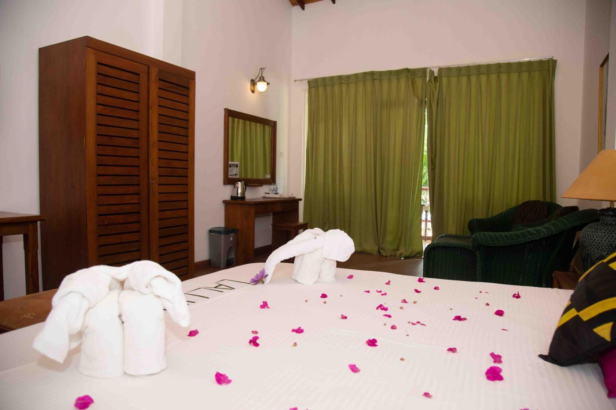 Laluna Ayurveda Resort ベントータ エクステリア 写真