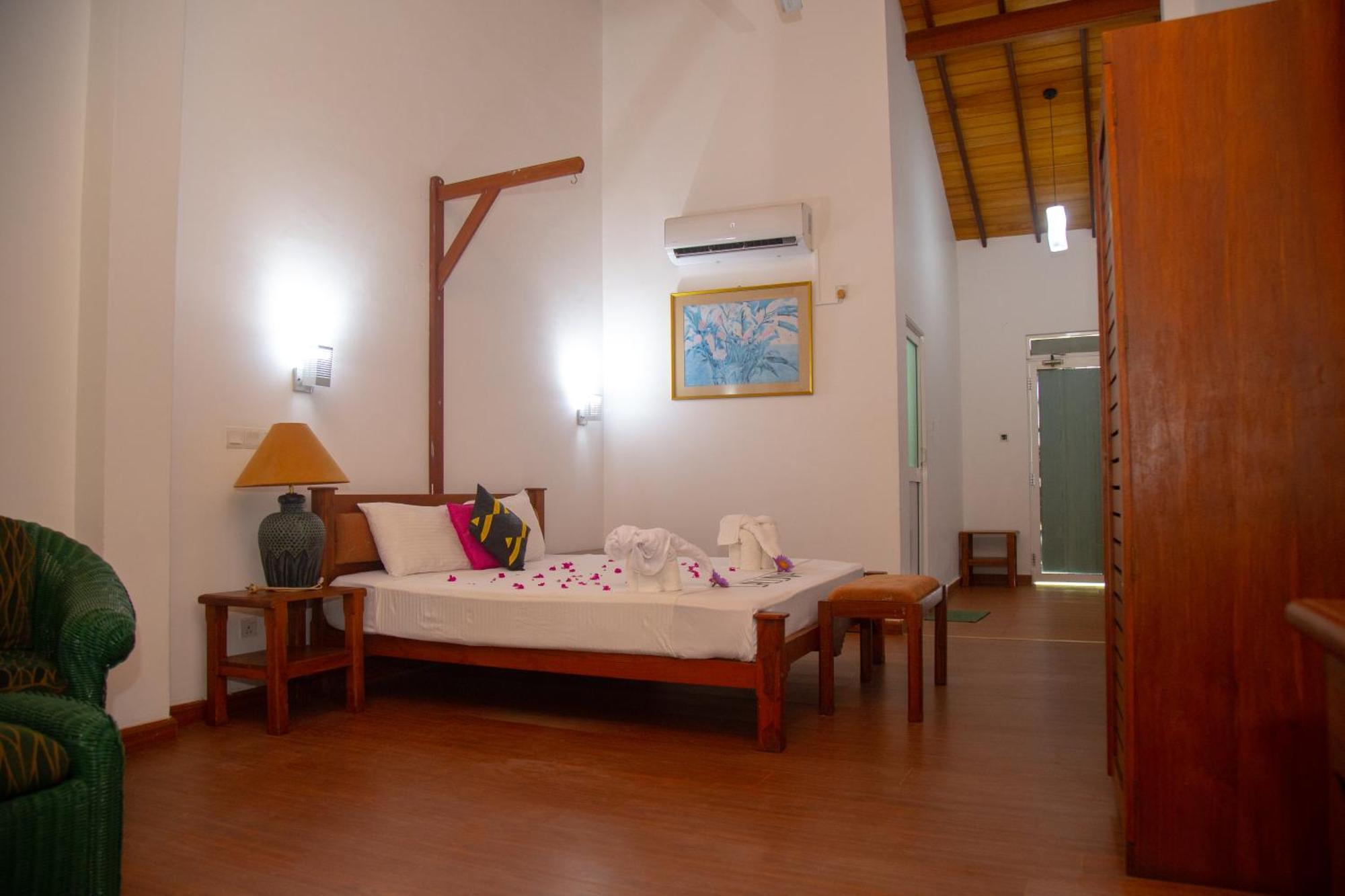 Laluna Ayurveda Resort ベントータ エクステリア 写真