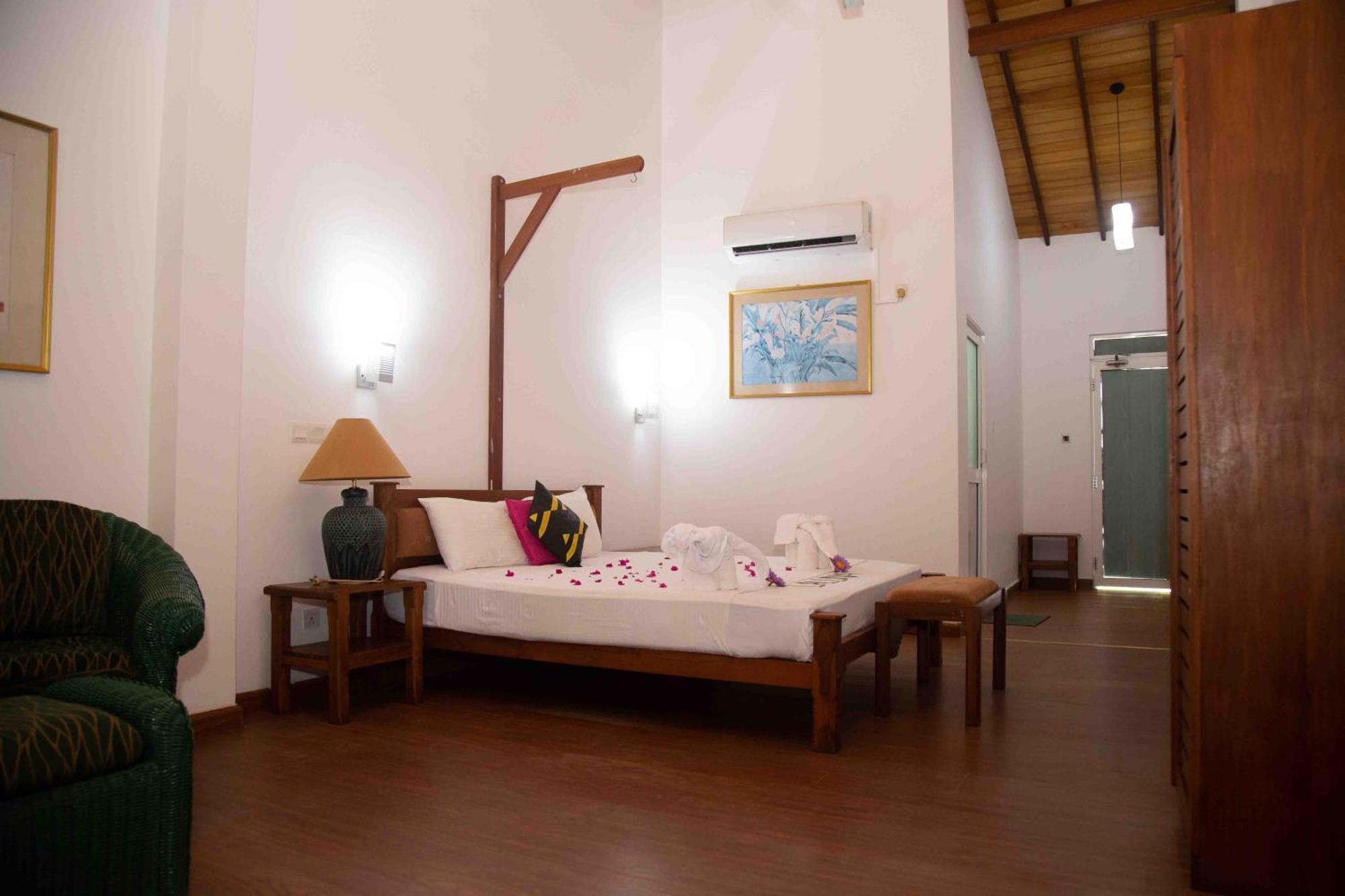Laluna Ayurveda Resort ベントータ エクステリア 写真