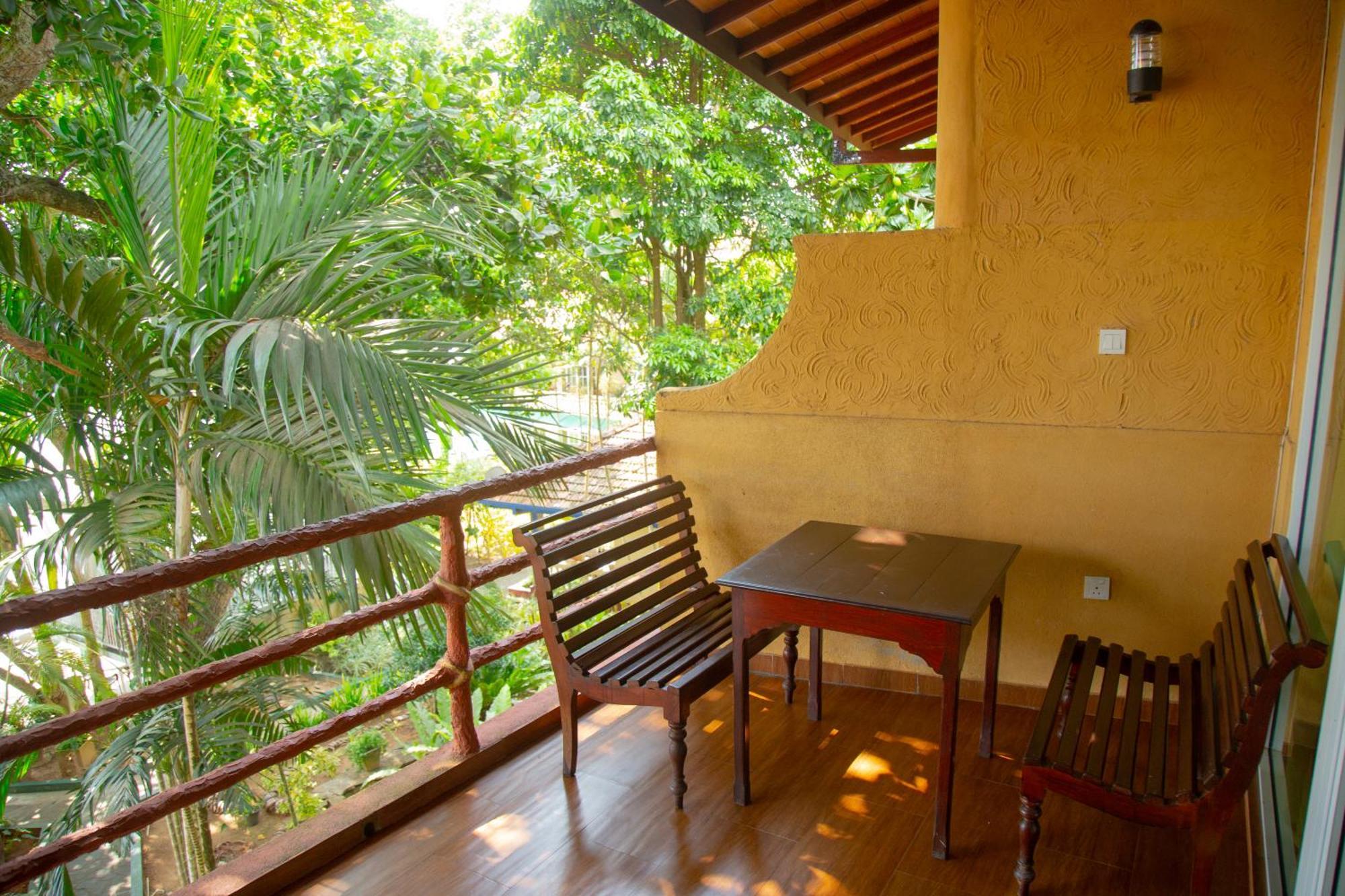 Laluna Ayurveda Resort ベントータ エクステリア 写真
